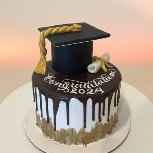 graduation theme cake
