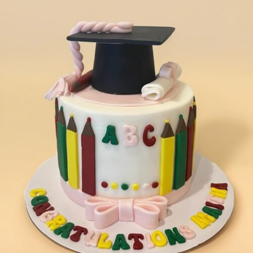 kids graudation cake