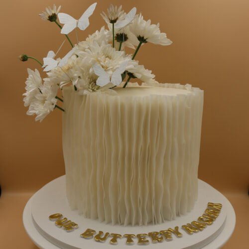 White Flower Elegant Cake