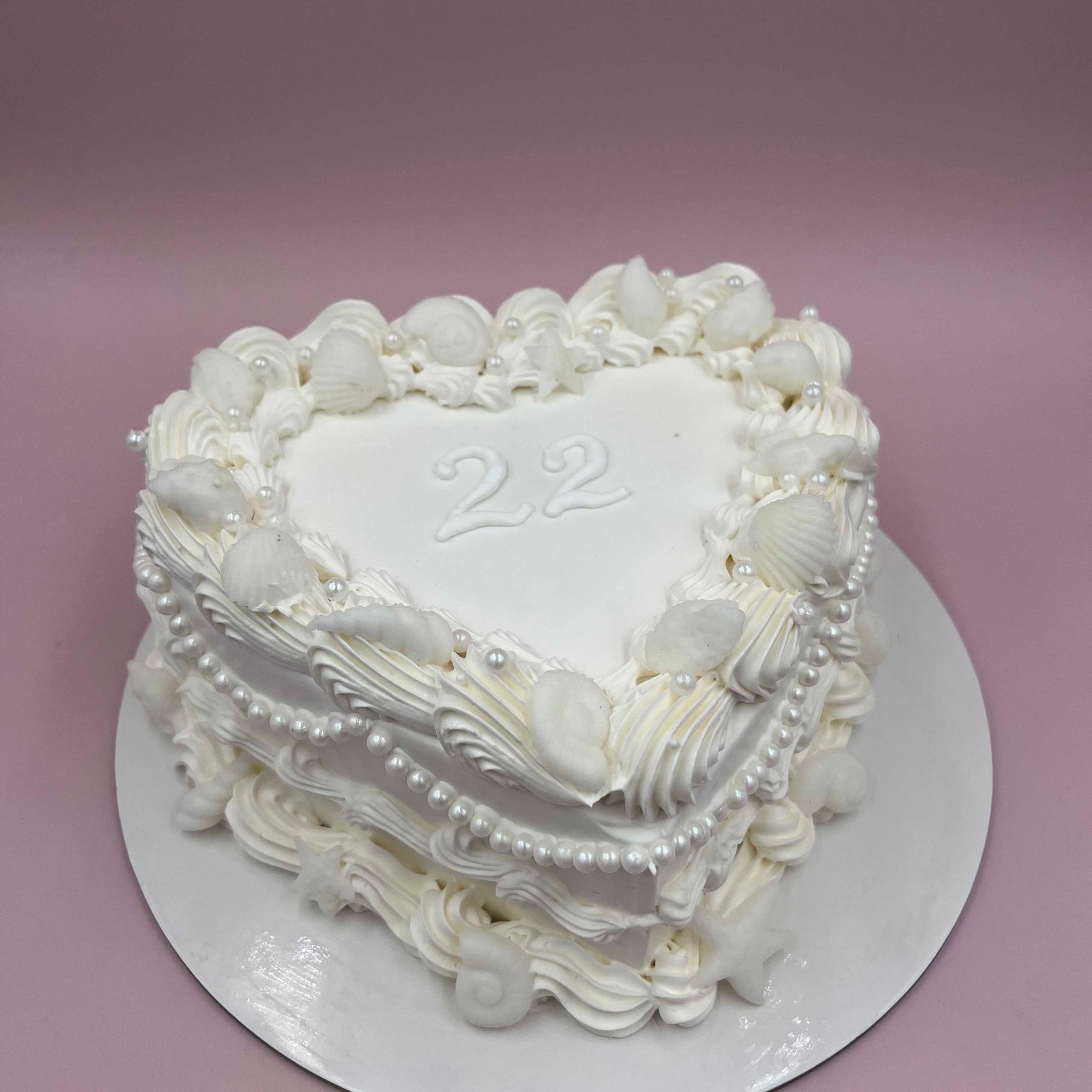 Heart Pearl White Cake