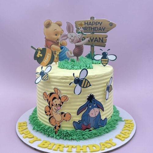 Pooh Theme Cake