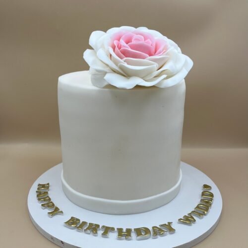 White Flower Cake 3