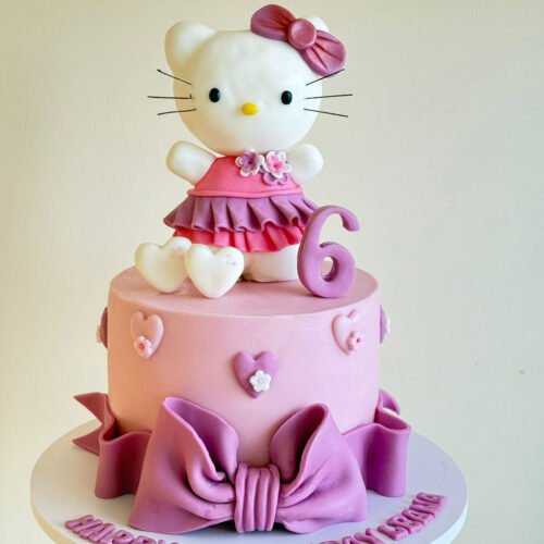 Hello Kitty 3D Cake