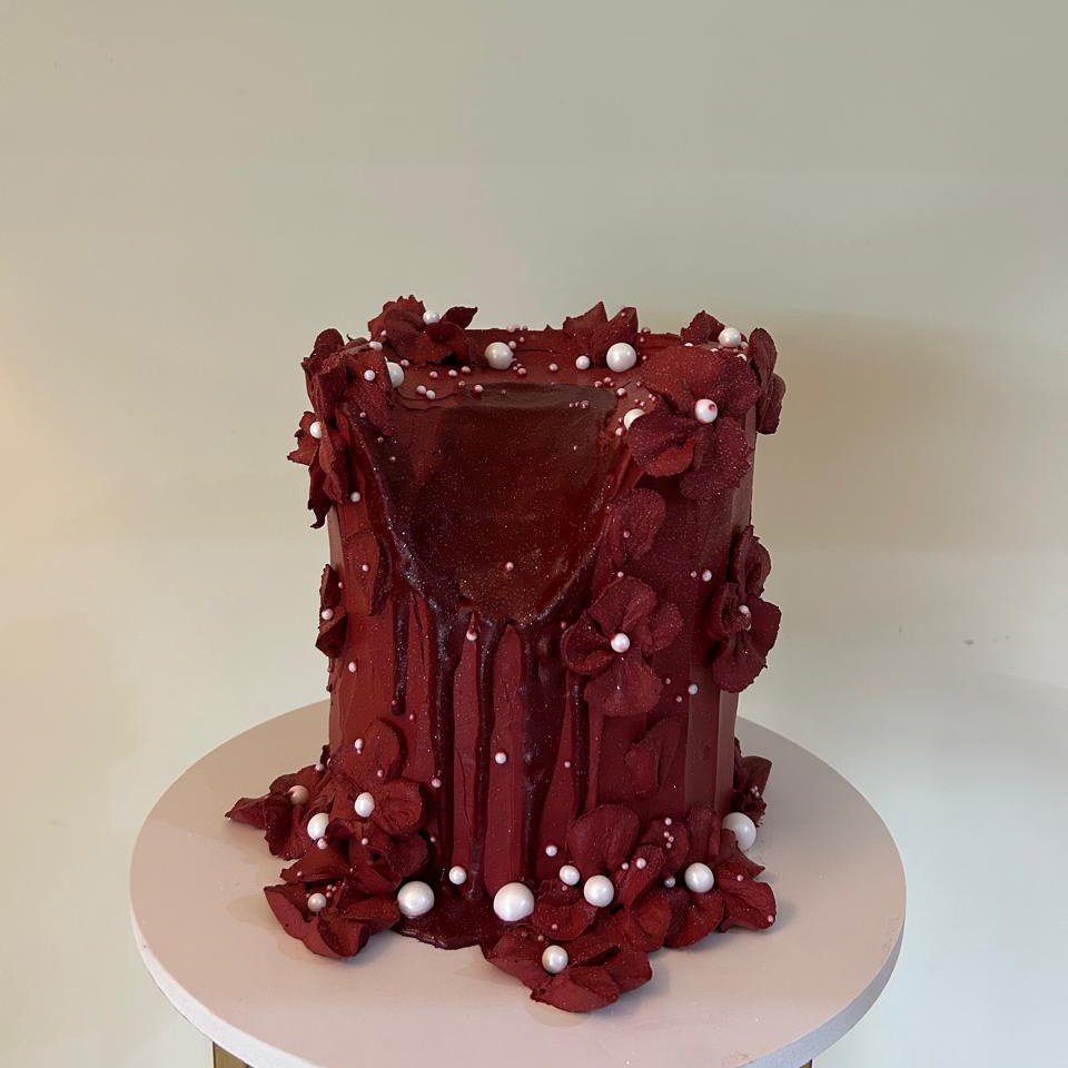 Red Flowing Theme Cake
